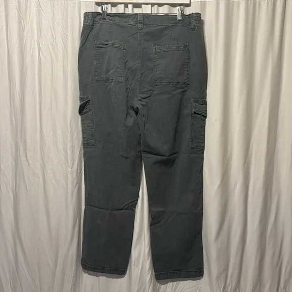 American Eagle Cargo Pants - Picture 5 of 8